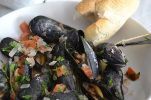 Mussels with White Wine, Shallots, and Tomatoes